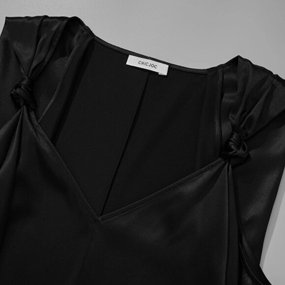 CHICJOC Minimalist Black Knotted-Strap Dress – Size 38 - Picture 13 of 13